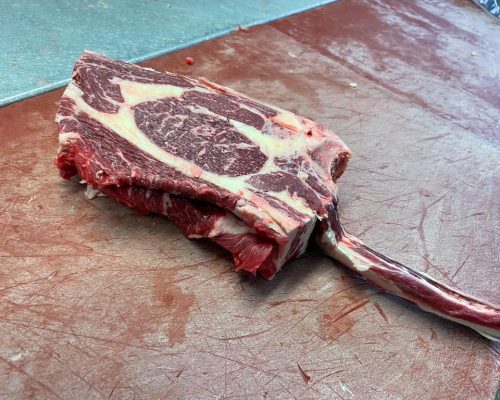 Steak am Knochen regionales RIndfleisch